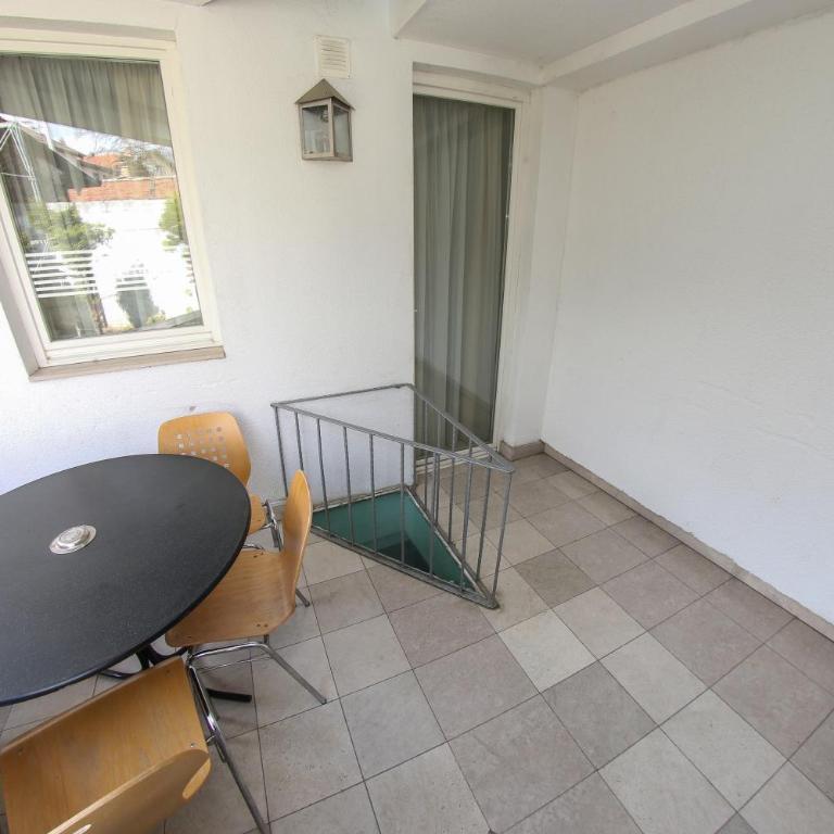 Hotel Hayat - Apartment with Balcony - 13