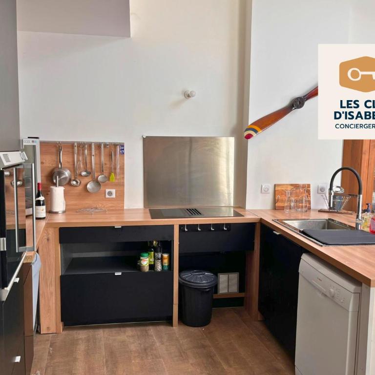 Appartement climatisé avec sa terrasse de 25 M2 - Appartement 2 Chambres - 4