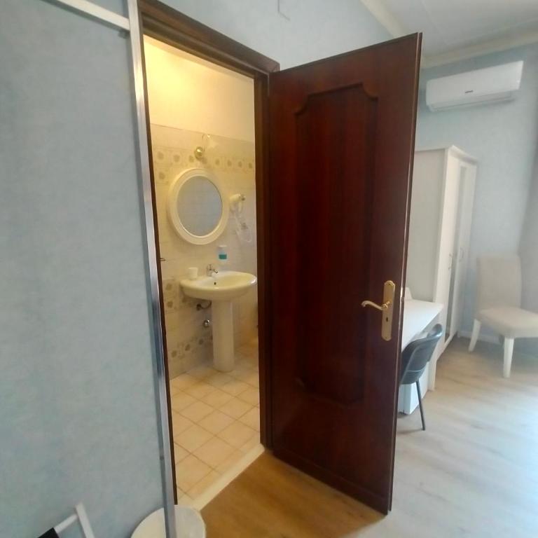 Siculè B&B - Triple Room with Private Bathroom - 2