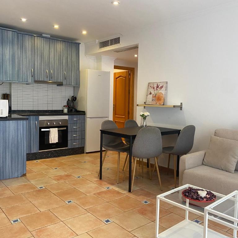 Piso en 2º línea de playa Los Boliches - Apartamento de 2 dormitorios - 1