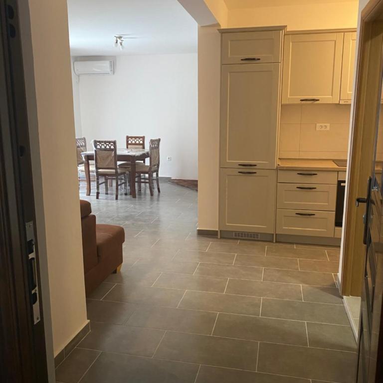 Vučićević - Room #1184017301 - 6