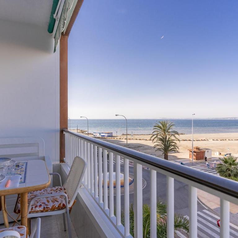 rentafive - Vistas al mar - Ascensor - AA - Terraz - Apartamento con vistas al mar - 16