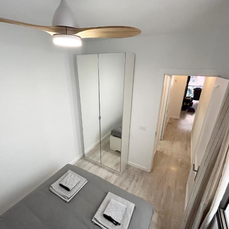 Beautiful, 2 double bedrooms apartment in Central Los Cristianos, 3 mins from the beach - Two-Bedroom Apartment - 12
