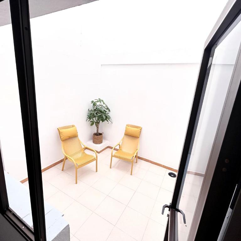 Beautiful, 2 double bedrooms apartment in Central Los Cristianos, 3 mins from the beach - Two-Bedroom Apartment - 9