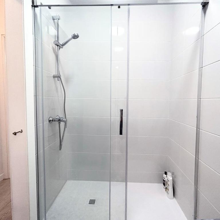 Beautiful, 2 double bedrooms apartment in Central Los Cristianos, 3 mins from the beach - Two-Bedroom Apartment - 14