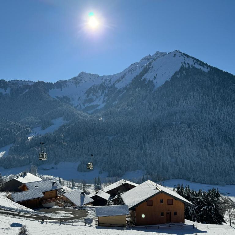Charming, cosy chalet nestled in a breathtaking surrounding with spectacular, stunning mountain views - Chalet - 8