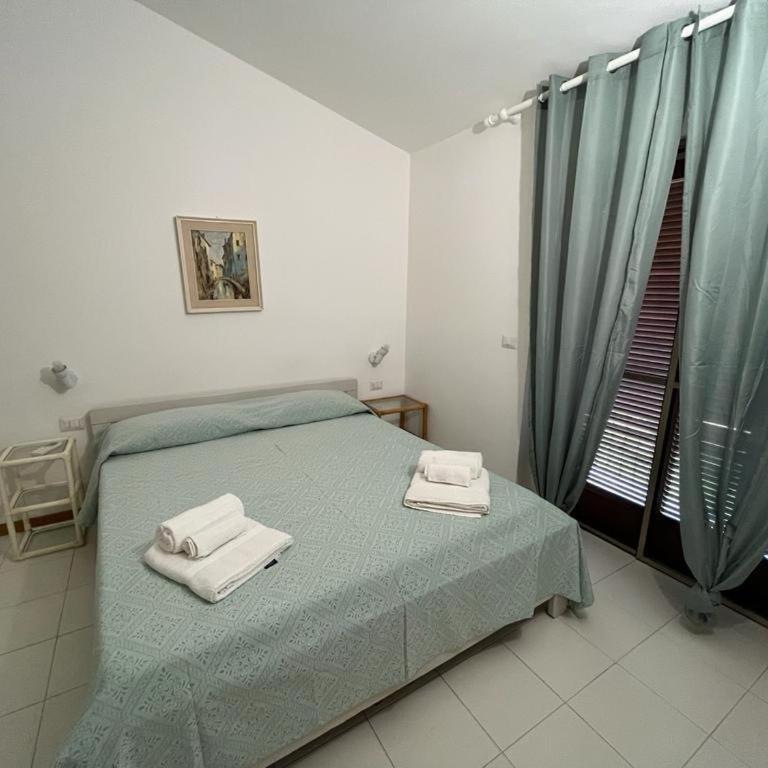 Residence Porto Coda Cavallo - Appartamento con 2 Camere da Letto (6 Adulti) - 10