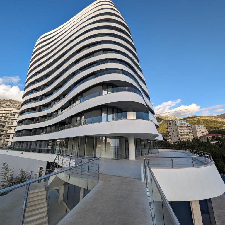 Skyline Apartments by In Property - Two-Bedroom Apartment - 55