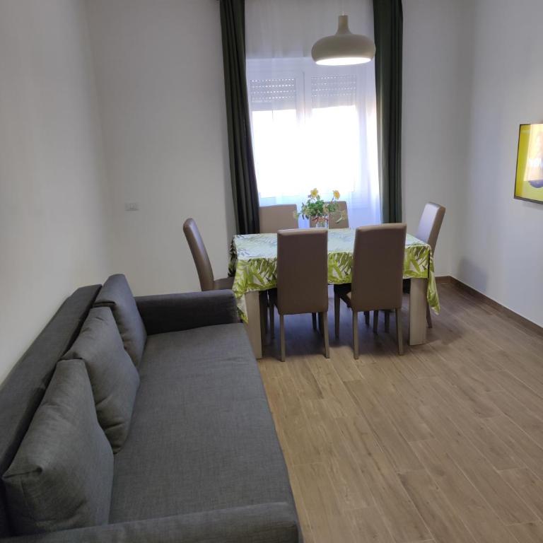 Consoli Home - Appartamento con 2 Camere da Letto - 10