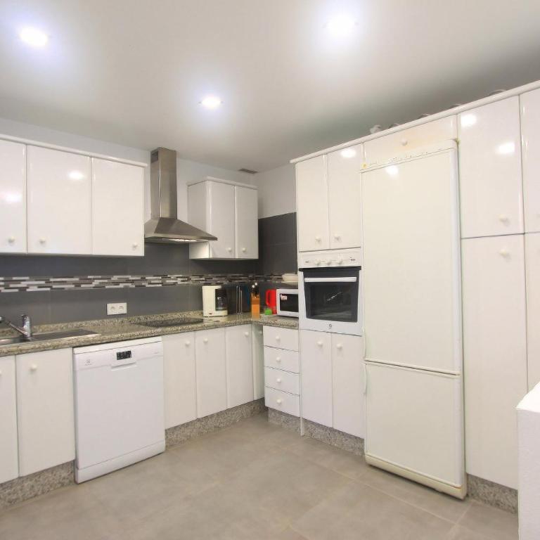 1093 modern beach apartment , huge terrace , bbq - Apartamento de 2 dormitorios - 13