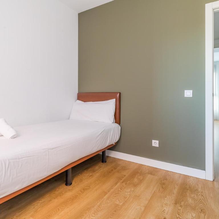 CATERINA PACÍFICO - Three-Bedroom Apartment - 1