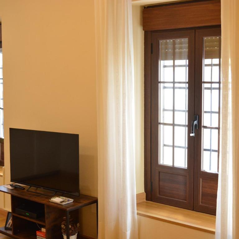APARTAMENTO PUERTA DE CÓRDOBA- Exterior con balcones - Apartamento de 2 dormitorios - 30