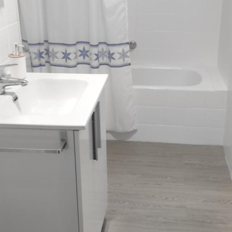 El Cisne frente al mar- Piscina y Wifi - One-Bedroom Apartment - 18