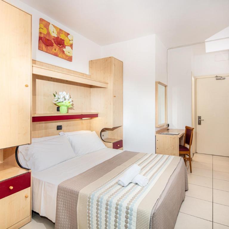 Hotel Regina - Camera Matrimoniale/Doppia con Letti Singoli - 7