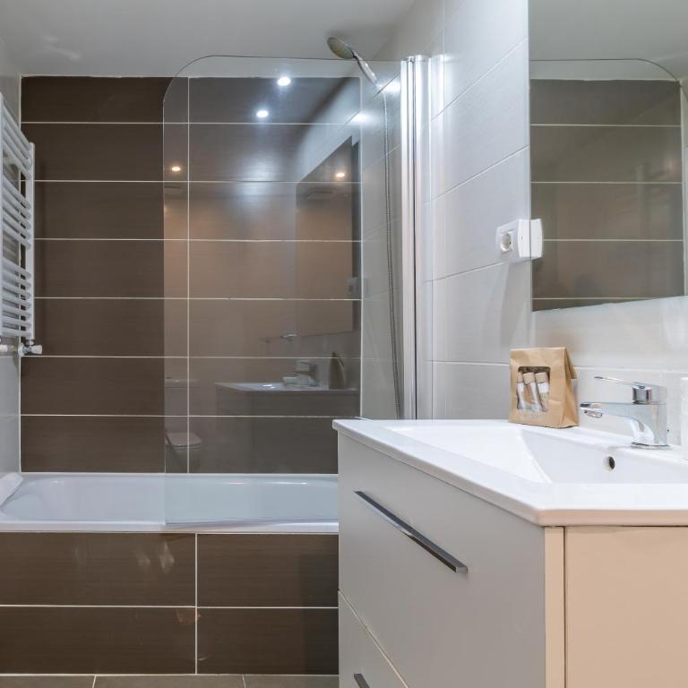 CATERINA PACÍFICO - Three-Bedroom Premium Apartment - 9