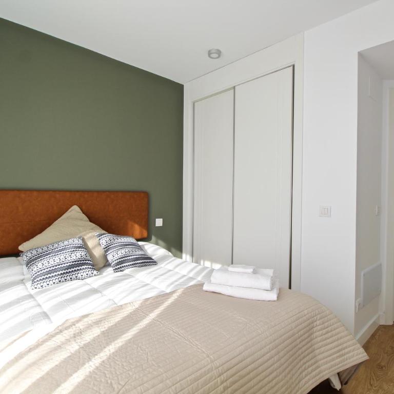 CATERINA PACÍFICO - Three-Bedroom Apartment with Balcony - 8