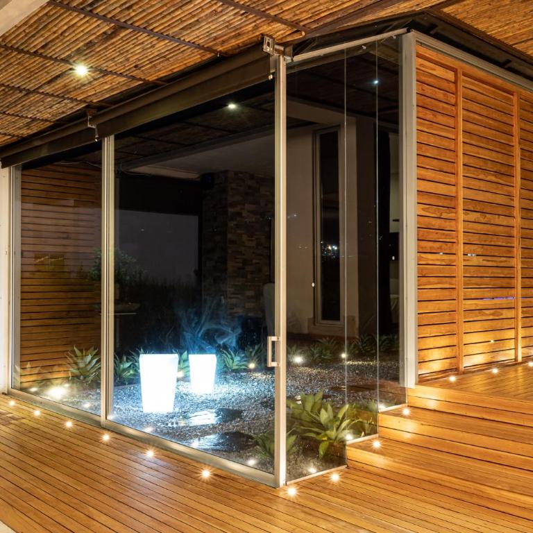 Hermosa casa campestre a 9 minutos de la ciudad - Villa - 33