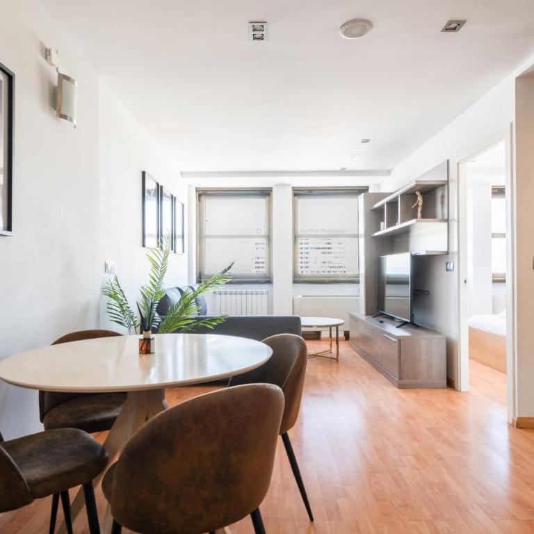 apartamento en plaza de españa ALQUILER TEMPORAL - Apartment - 4