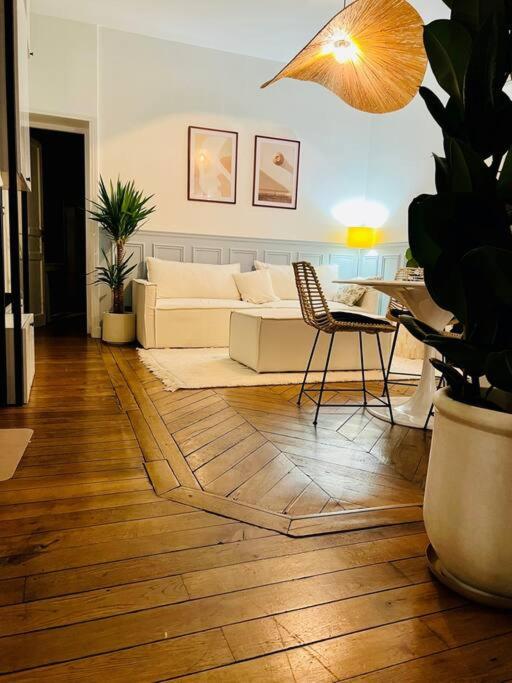 Luxury 2BR, 300m from Eiffel Tower & Rue Cler area - Two-Bedroom Deluxe Apartment with Garden View - 6