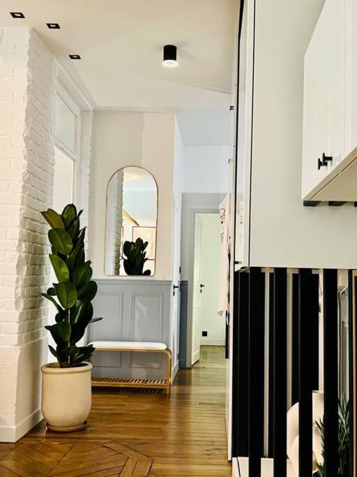 Luxury 2BR, 300m from Eiffel Tower & Rue Cler area - Two-Bedroom Deluxe Apartment with Garden View - 7