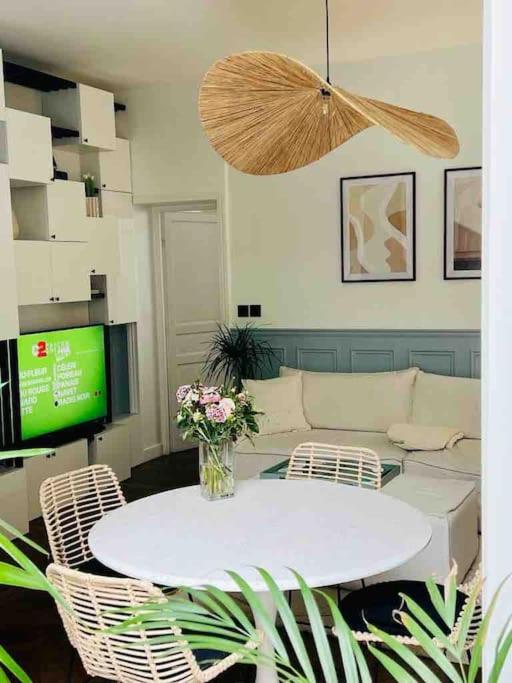 Luxury 2BR, 300m from Eiffel Tower & Rue Cler area - Two-Bedroom Deluxe Apartment with Garden View - 9