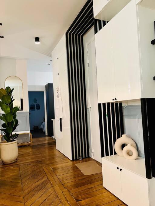 Luxury 2BR, 300m from Eiffel Tower & Rue Cler area - Two-Bedroom Deluxe Apartment with Garden View - 11