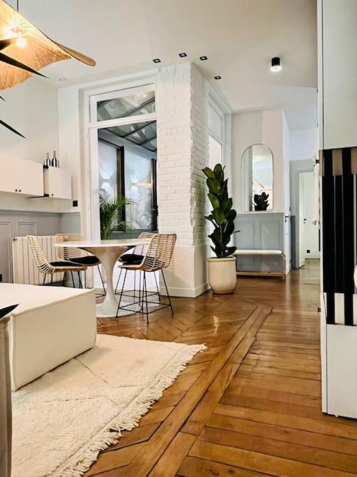 Luxury 2BR, 300m from Eiffel Tower & Rue Cler area - Two-Bedroom Deluxe Apartment with Garden View - 12