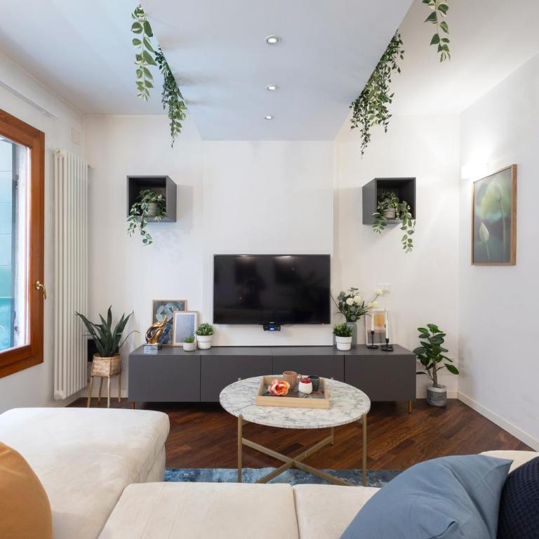 La Casa Più Centrale A Venezia, Con Corte Privata - Three-Bedroom Apartment - 38