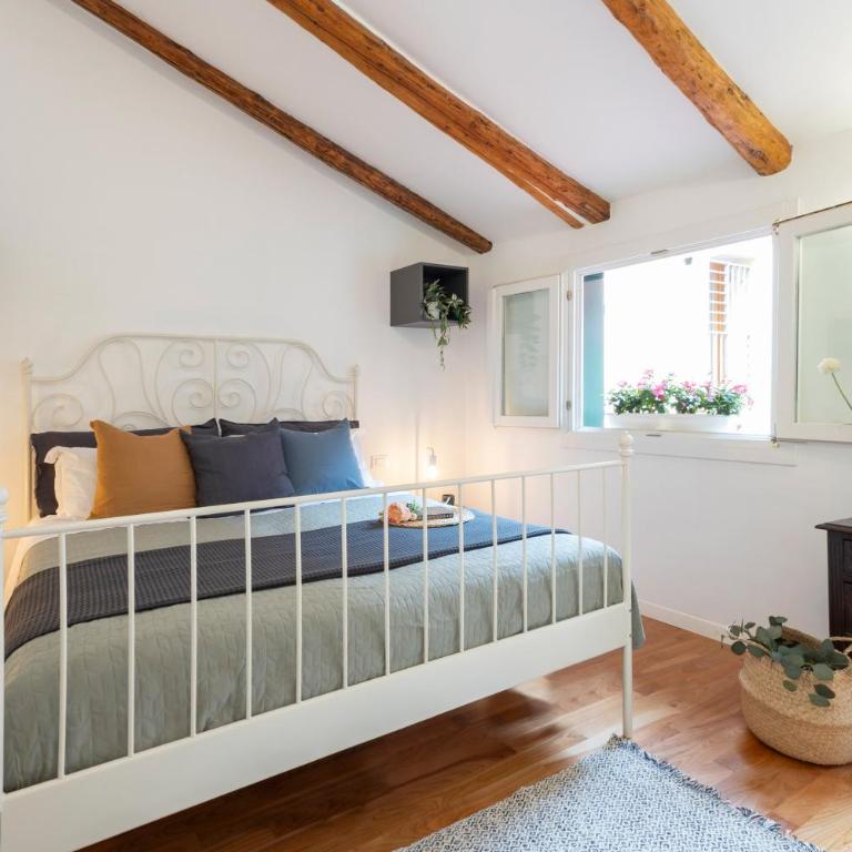 La Casa Più Centrale A Venezia, Con Corte Privata - Three-Bedroom Apartment - 33