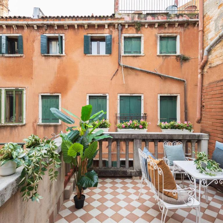 La Casa Più Centrale A Venezia, Con Corte Privata - Three-Bedroom Apartment - 34