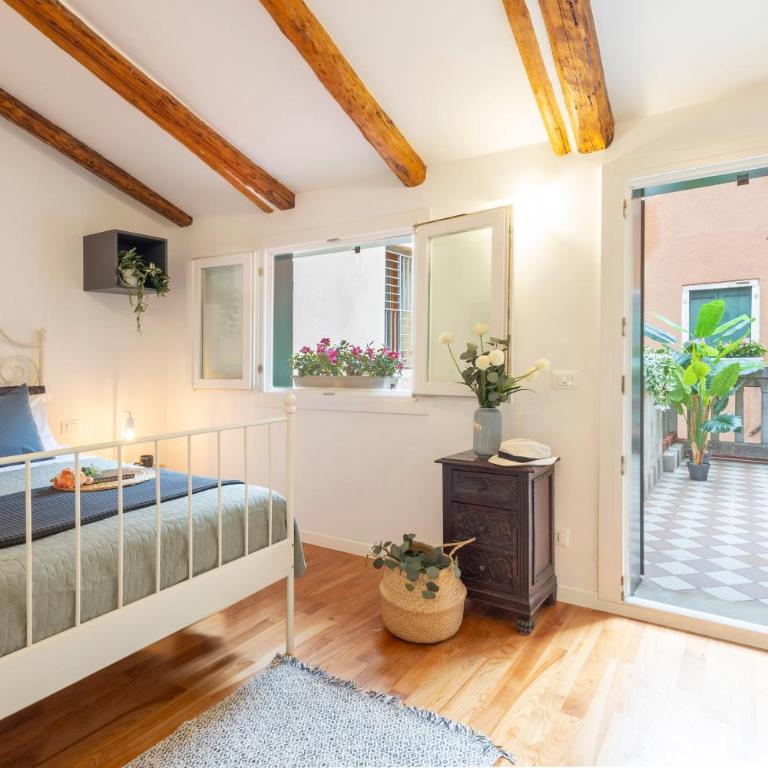 La Casa Più Centrale A Venezia, Con Corte Privata - Three-Bedroom Apartment - 49