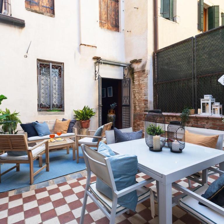 La Casa Più Centrale A Venezia, Con Corte Privata - Three-Bedroom Apartment - 54