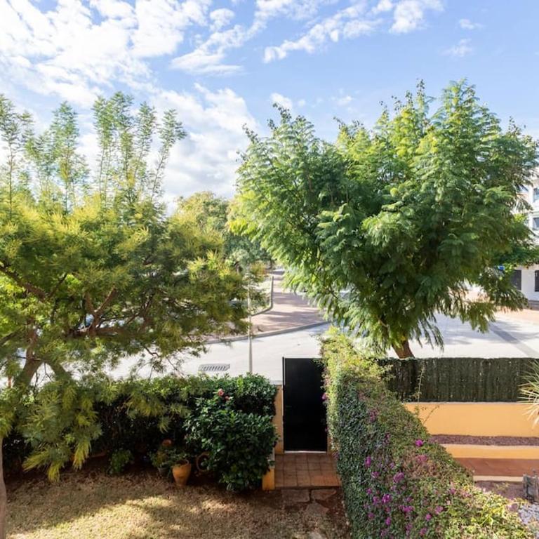 Piso bonito cerca de la playa con piscina, jardín, gimnasio y garaje - Apartamento de 2 dormitorios - 37