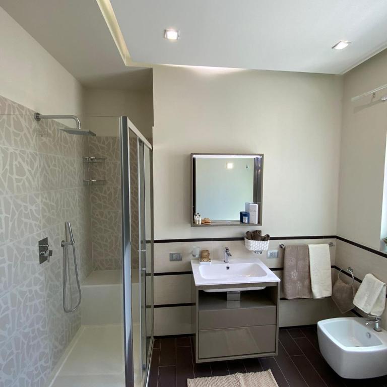 Villa Rubino - Queen Room with Sea View - 6