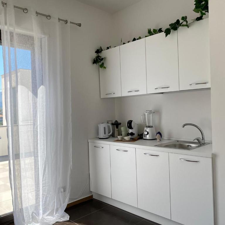 Villa Rubino - Queen Room with Sea View - 7