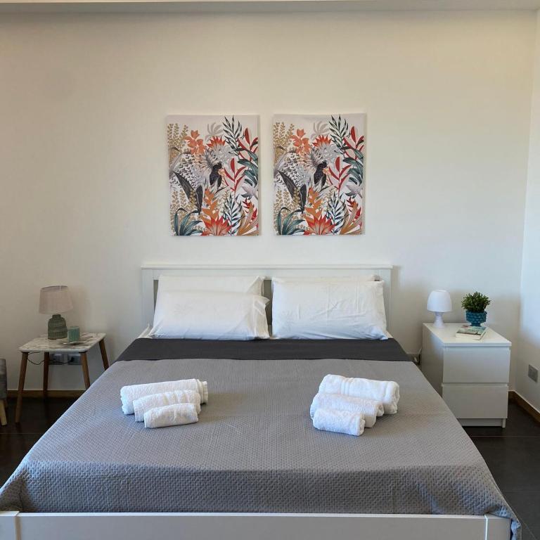 Villa Rubino - Queen Room with Sea View - 1