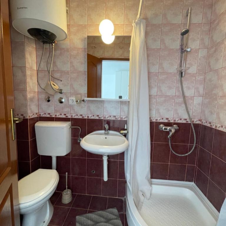 Guesthouse Apartments Čenić - Studio with Balcony and Partial Sea View - 22