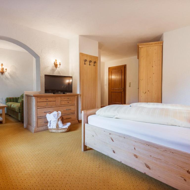 Hotel Hubertushof - Ihr Hotel mit Herz - Doppelzimmer mit Bergblick - 2