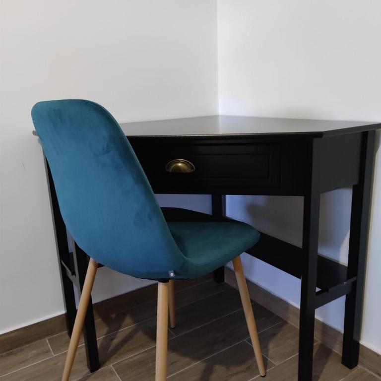 Consoli Home - Appartamento con 2 Camere da Letto - 54