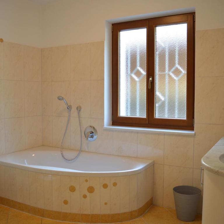 Residence Sonnenburger - Biobauernhof - Azienda agricola biologica - Three-Bedroom Apartment - 18