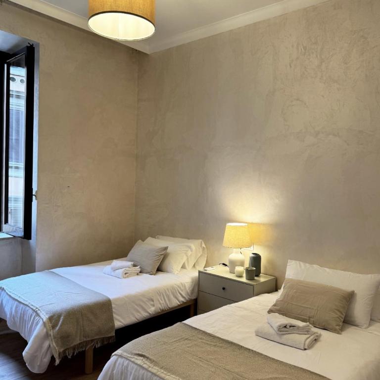 Ten Miles Guesthouse Roma - Camera Doppia con Letti Singoli Spaziosa - 1