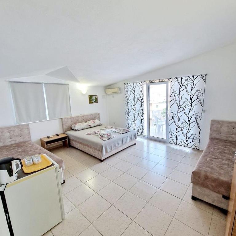 Apartmani ARIANA - Studio with Balcony - 5