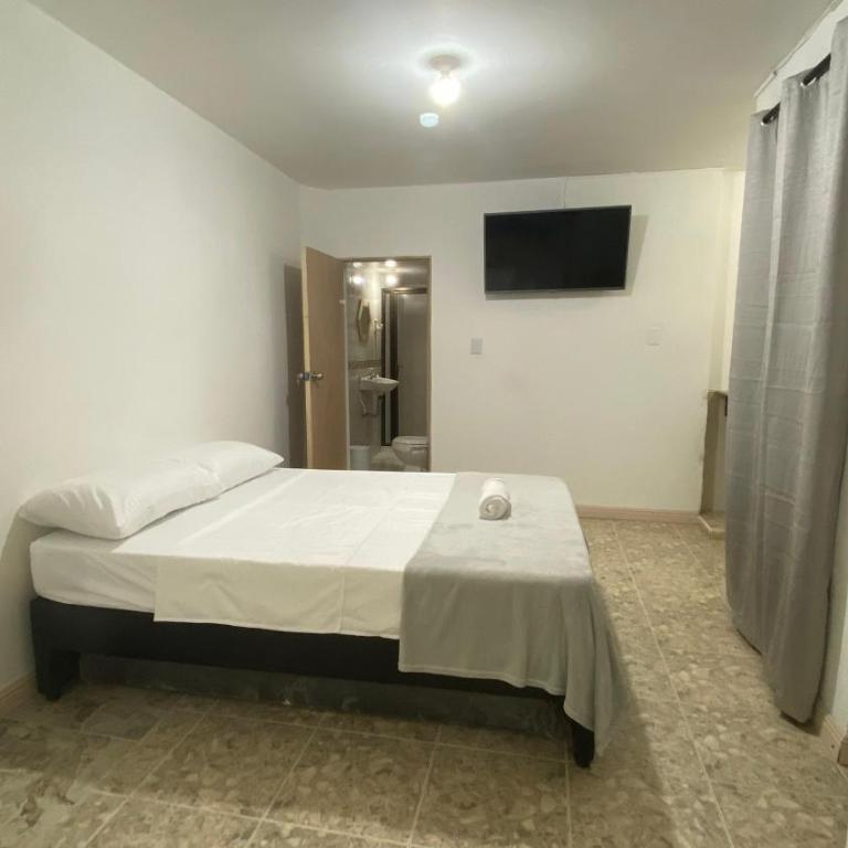 APARTAHOTEL ESTADIO GOLD - Habitación Doble con baño privado - 2 camas - 6
