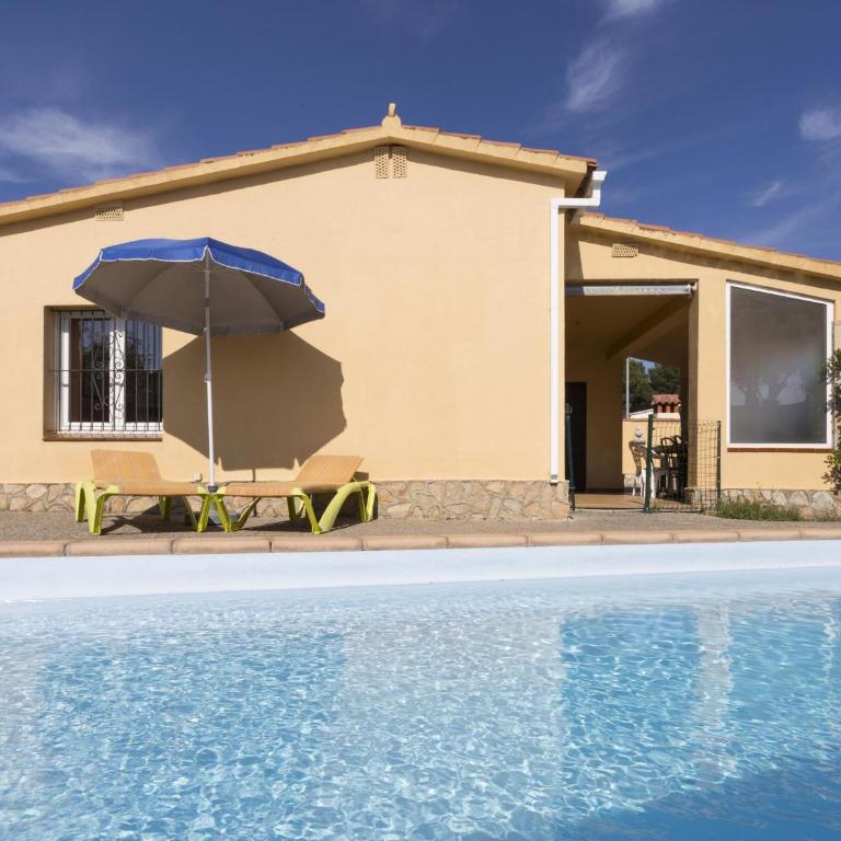 Casa con piscina privada, 300m playa, L'Escala - ES-325-17 - Villa - 1
