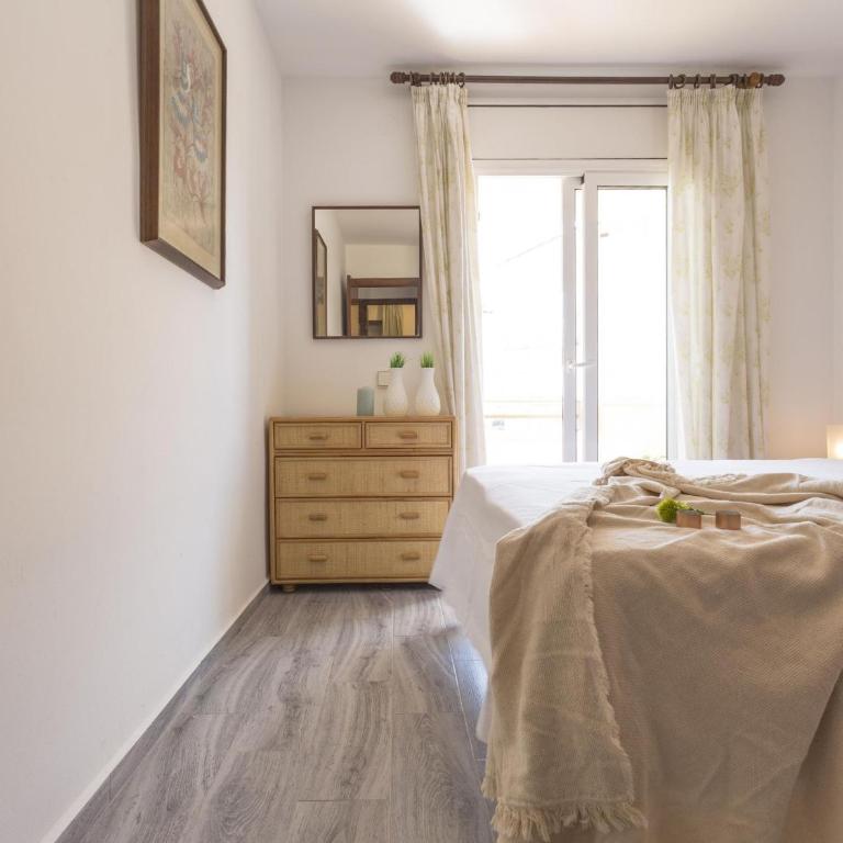 Apartamento para 6 Personas en la Playa con Parking y Wi-Fi - ES-325-7 - Apartment - 8