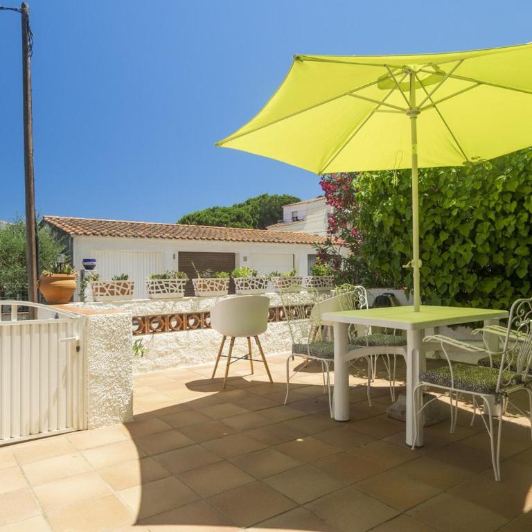 Encantador apartamento con terraza cerca de la playa - ES-325-29 - Apartment - 4