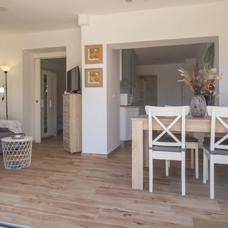 Encantador apartamento con terraza cerca de la playa - ES-325-29 - Apartment - 7