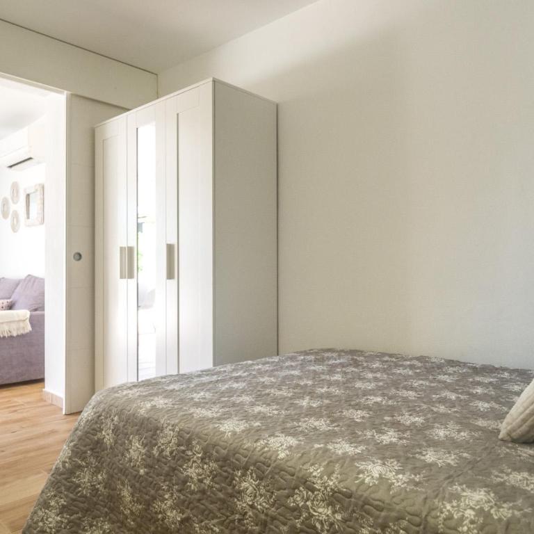 Encantador apartamento con terraza cerca de la playa - ES-325-29 - Apartment - 24