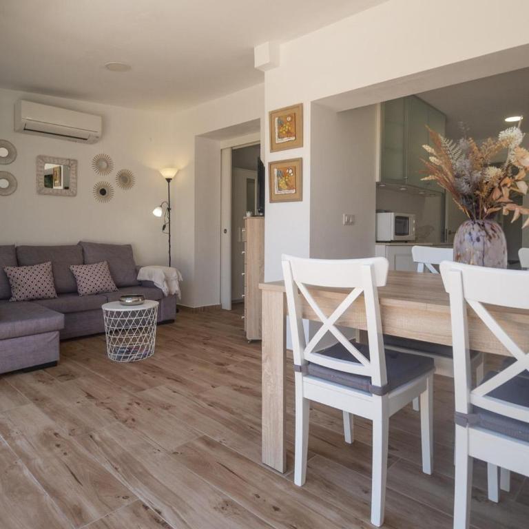 Encantador apartamento con terraza cerca de la playa - ES-325-29 - Apartment - 27