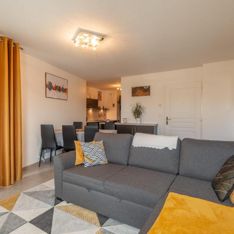 Joli T2 de 57 m proche lac et Vieille Ville - Chambre - 1